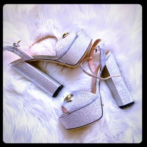 💎Stunning Luxury Sexy Silver glittery thick heels